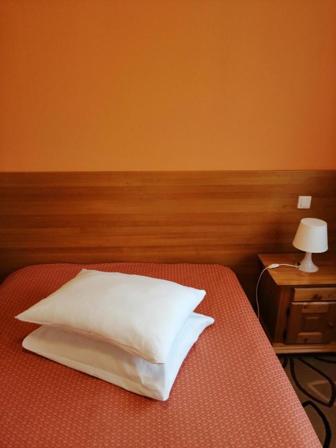 Bed and Breakfast Kolpinghaus Caransebeş Esterno foto