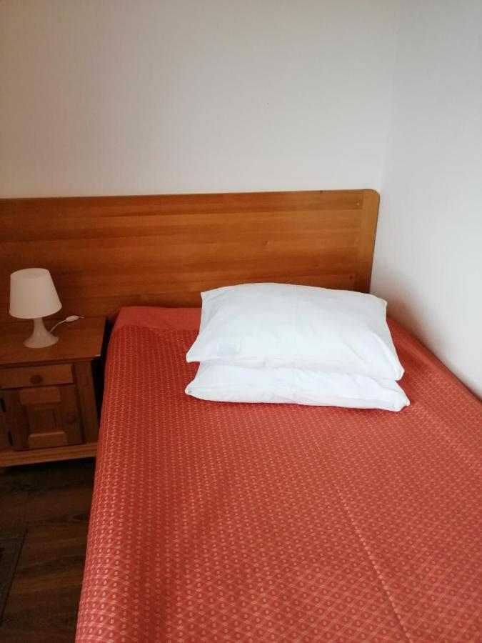 Bed and Breakfast Kolpinghaus Caransebeş Esterno foto