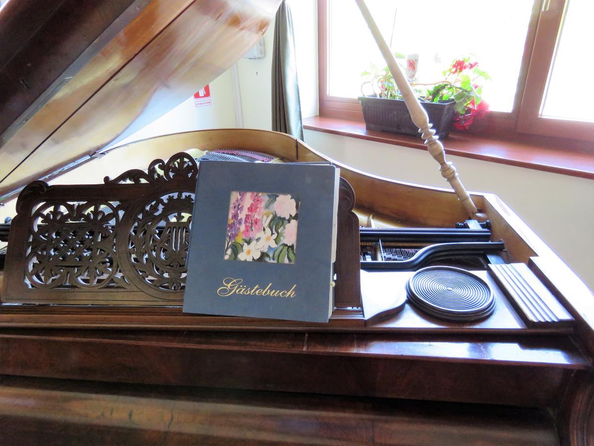 Bed and Breakfast Kolpinghaus Caransebeş Esterno foto